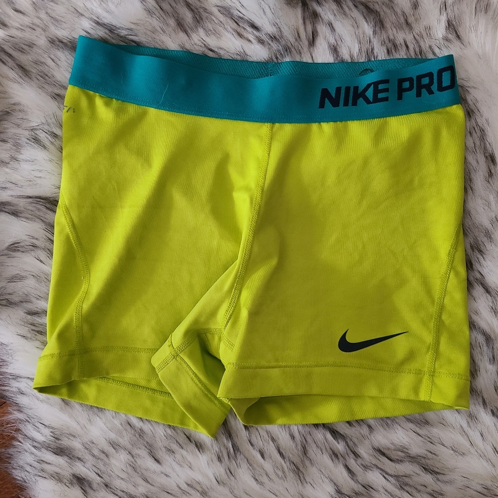 Nike medium spandex shorts